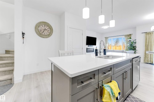 407 Conroy Crescent, Edmonton, AB - Indoor Photo Showing Kitchen With Double Sink
