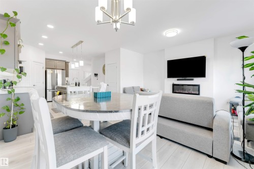407 Conroy Crescent, Edmonton, AB - Indoor Photo Showing Dining Room