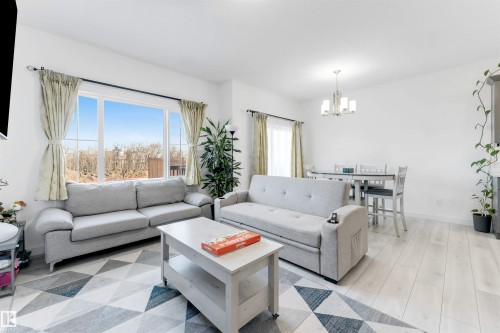 407 Conroy Crescent, Edmonton, AB - Indoor Photo Showing Living Room