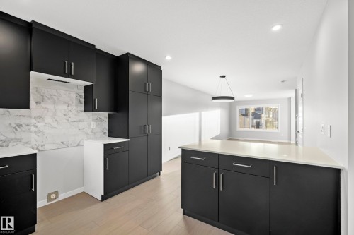 38 Brougham Drive, Ardrossan, AB - Indoor Photo Showing Kitchen With Upgraded Kitchen