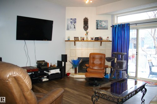 208 Lakeside Green, St. Albert, AB - Indoor Photo Showing Living Room