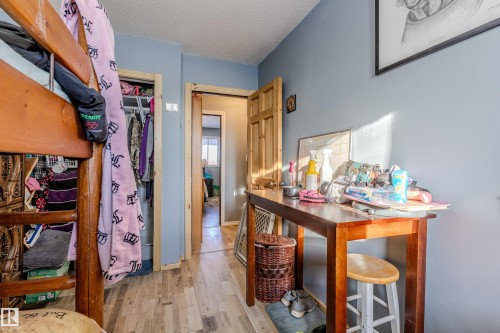 8 Fourth Street, Duffield, AB - Indoor