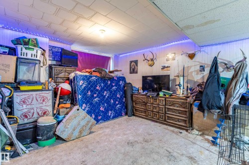 8 Fourth Street, Duffield, AB - Indoor