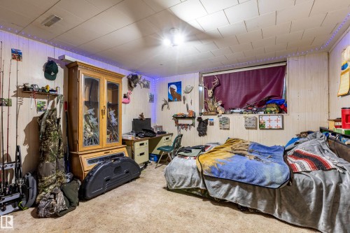 8 Fourth Street, Duffield, AB - Indoor Photo Showing Bedroom