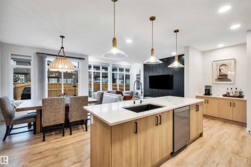 5480 Kootook Road, Edmonton, AB - Indoor Photo Showing Kitchen With Upgraded Kitchen