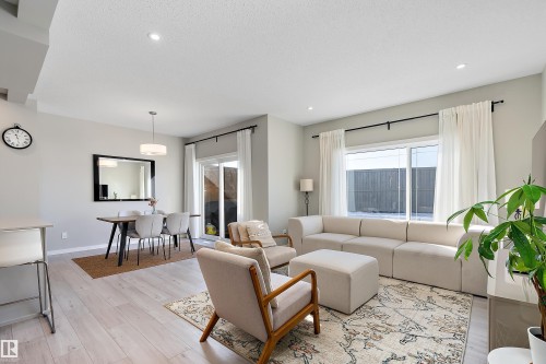 197 Larch Crescent, Leduc, AB - Indoor Photo Showing Living Room