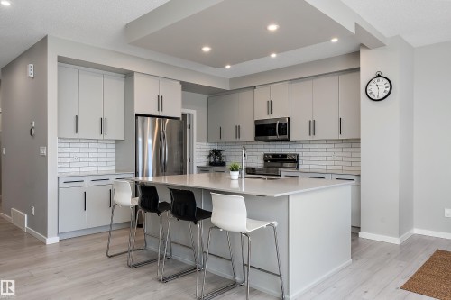 197 Larch Crescent, Leduc, AB - Indoor Photo Showing Kitchen With Upgraded Kitchen
