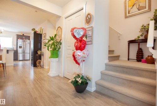 2902 Maple Way, Edmonton, AB - Indoor Photo Showing Other Room