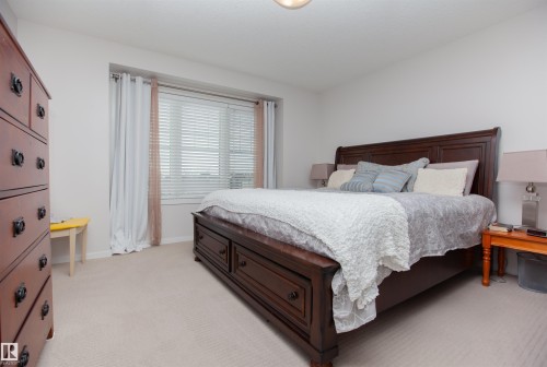 2902 Maple Way, Edmonton, AB - Indoor Photo Showing Bedroom
