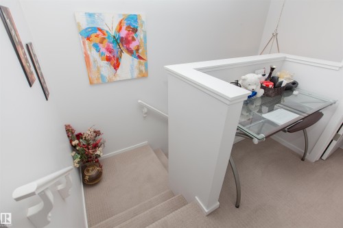 2902 Maple Way, Edmonton, AB - Indoor Photo Showing Other Room