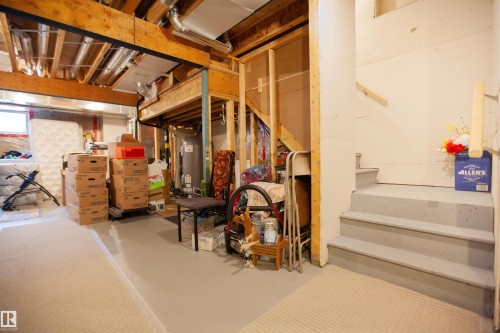 2902 Maple Way, Edmonton, AB - Indoor Photo Showing Other Room