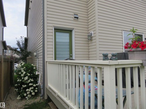 2902 Maple Way, Edmonton, AB - Outdoor With Exterior