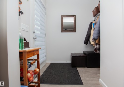 2902 Maple Way, Edmonton, AB - Indoor