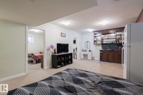 3244 18 Street, Edmonton, AB - Indoor