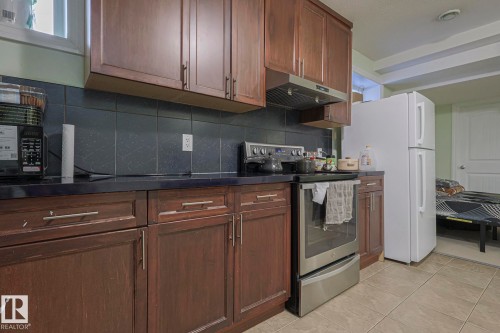 3244 18 Street, Edmonton, AB - Indoor Photo Showing Kitchen