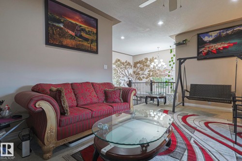 3244 18 Street, Edmonton, AB - Indoor Photo Showing Living Room
