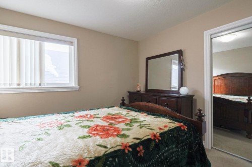 3244 18 Street, Edmonton, AB - Indoor Photo Showing Bedroom