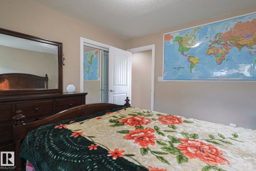 3244 18 Street, Edmonton, AB - Indoor Photo Showing Bedroom
