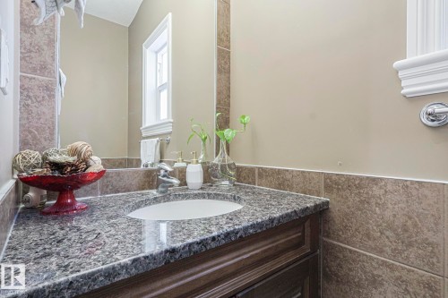 3244 18 Street, Edmonton, AB - Indoor Photo Showing Bathroom