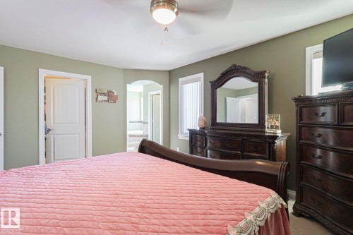 3244 18 Street, Edmonton, AB - Indoor Photo Showing Bedroom