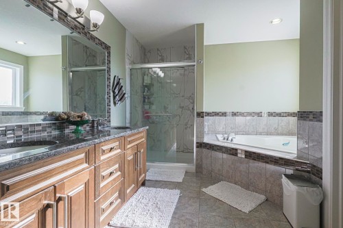 3244 18 Street, Edmonton, AB - Indoor Photo Showing Bathroom