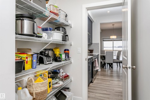 9421 Pear Crescent, Edmonton, AB - Indoor