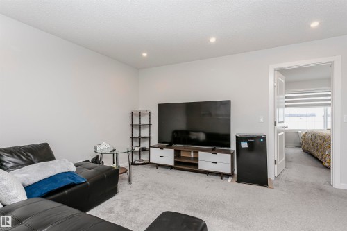 9421 Pear Crescent, Edmonton, AB - Indoor Photo Showing Living Room