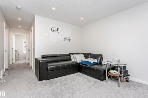 9421 Pear Crescent, Edmonton, AB - Indoor