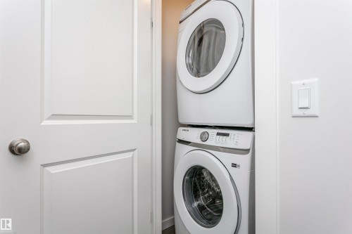 9421 Pear Crescent, Edmonton, AB - Indoor Photo Showing Laundry Room