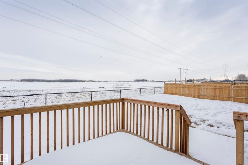 9421 Pear Crescent, Edmonton, AB - Outdoor