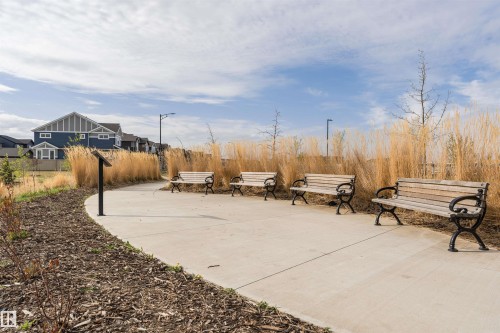 9421 Pear Crescent, Edmonton, AB - Outdoor