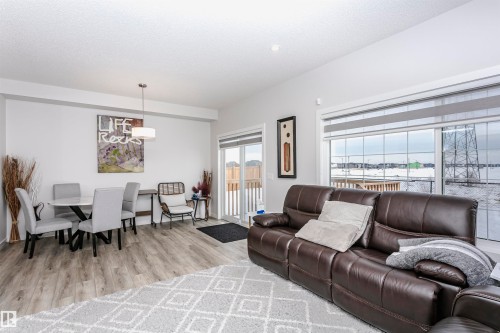 9421 Pear Crescent, Edmonton, AB - Indoor Photo Showing Living Room