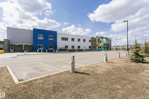 9421 Pear Crescent, Edmonton, AB - Outdoor