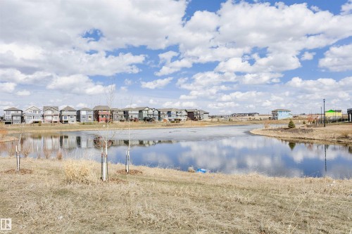 Water view featuring nearby suburban area - 9421 Pear Crescent, Edmonton, AB - Outdoor With View