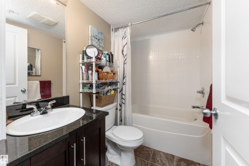 111 5370 Chappelle Road, Edmonton, AB - Indoor Photo Showing Bathroom