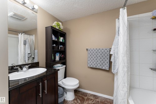 111 5370 Chappelle Road, Edmonton, AB - Indoor Photo Showing Bathroom
