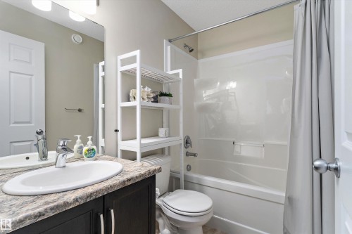 3772 Weidle Crescent, Edmonton, AB - Indoor Photo Showing Bathroom