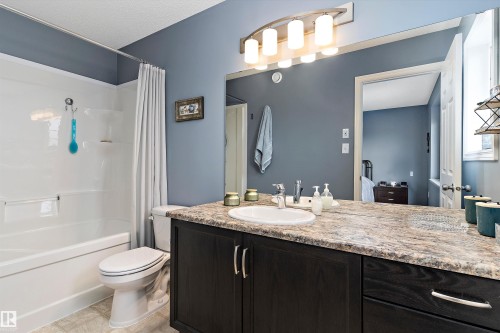 3772 Weidle Crescent, Edmonton, AB - Indoor Photo Showing Bathroom