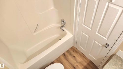 181 230 Edwards Drive, Edmonton, AB - Indoor Photo Showing Bathroom