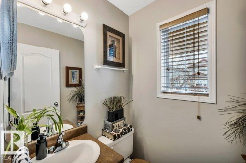 1314 George Close, Edmonton, AB - Indoor Photo Showing Bathroom