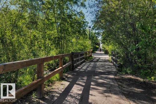 1314 George Close, Edmonton, AB - Outdoor