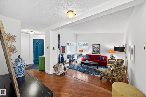 11627 76 Avenue, Edmonton, AB - Indoor