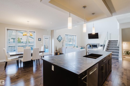 1088 Hope Road, Edmonton, AB - Indoor Photo Showing Kitchen With Double Sink With Upgraded Kitchen