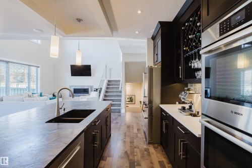 1088 Hope Road, Edmonton, AB - Indoor Photo Showing Kitchen With Double Sink With Upgraded Kitchen