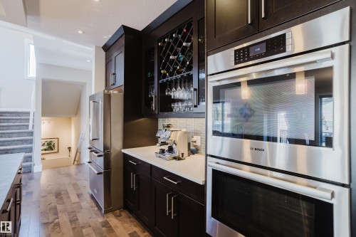 1088 Hope Road, Edmonton, AB - Indoor Photo Showing Kitchen With Upgraded Kitchen