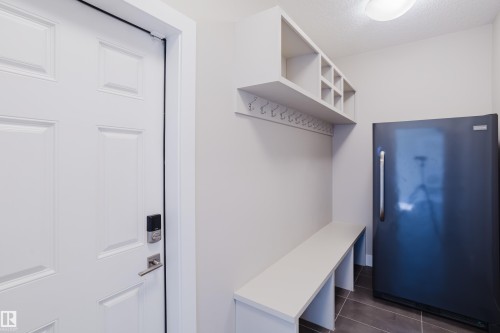 1088 Hope Road, Edmonton, AB - Indoor