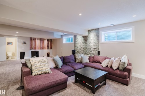 1088 Hope Road, Edmonton, AB - Indoor