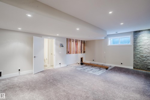 1088 Hope Road, Edmonton, AB - Indoor