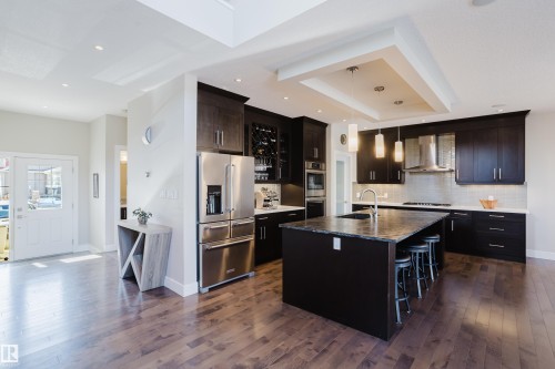1088 Hope Road, Edmonton, AB - Indoor Photo Showing Kitchen With Upgraded Kitchen