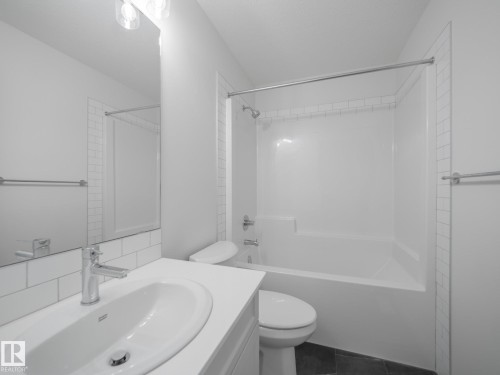 19422 22A Avenue, Edmonton, AB - Indoor Photo Showing Bathroom